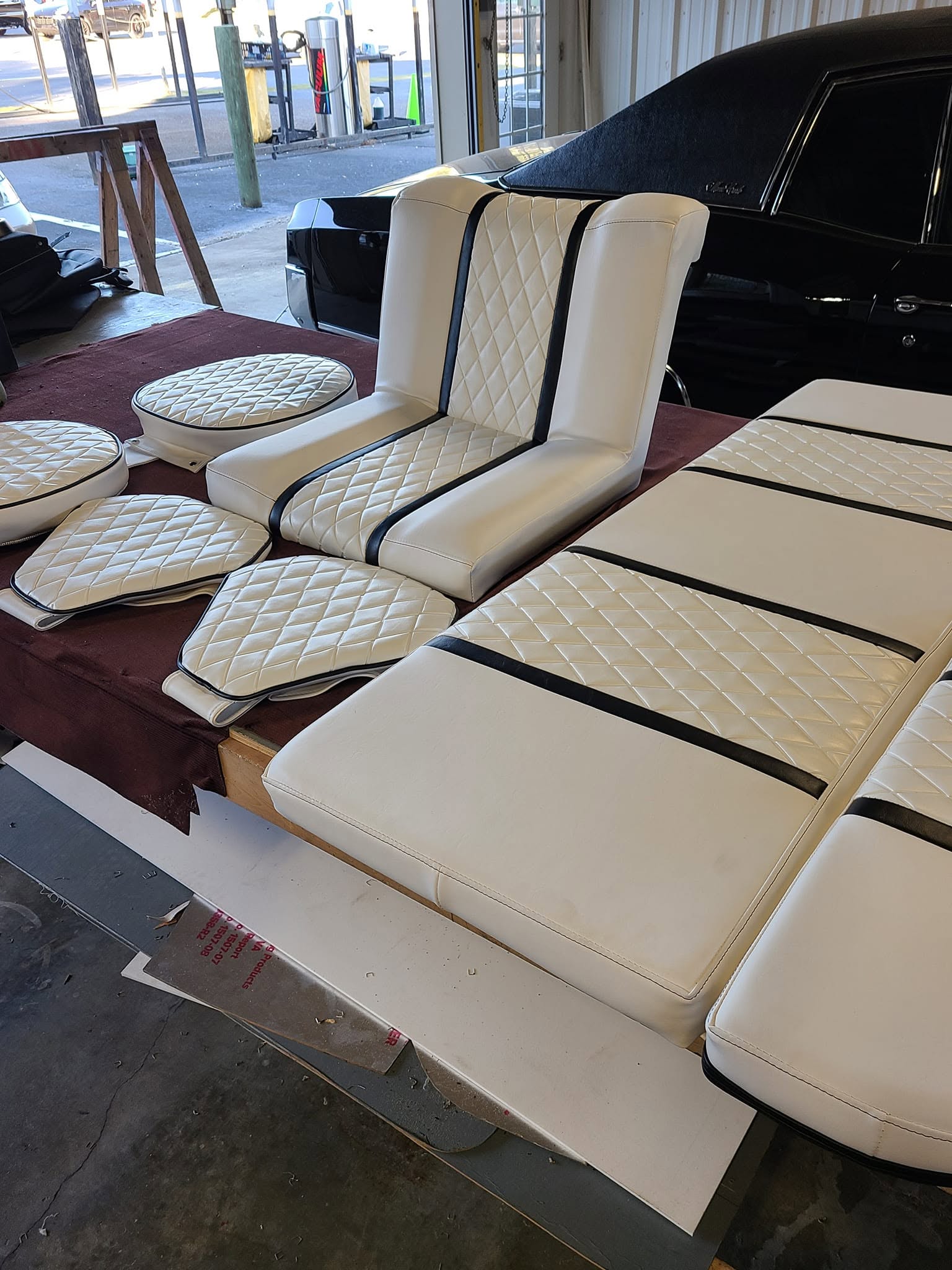 White diamond-stitch marine cushion set